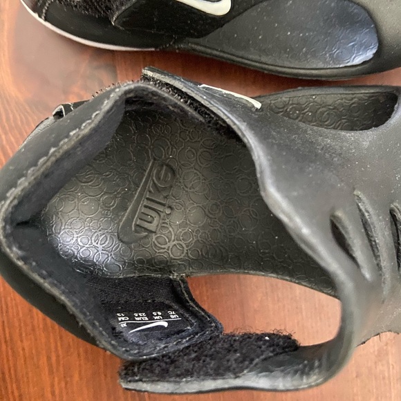 Nike kid shoes - Picture 4 of 5